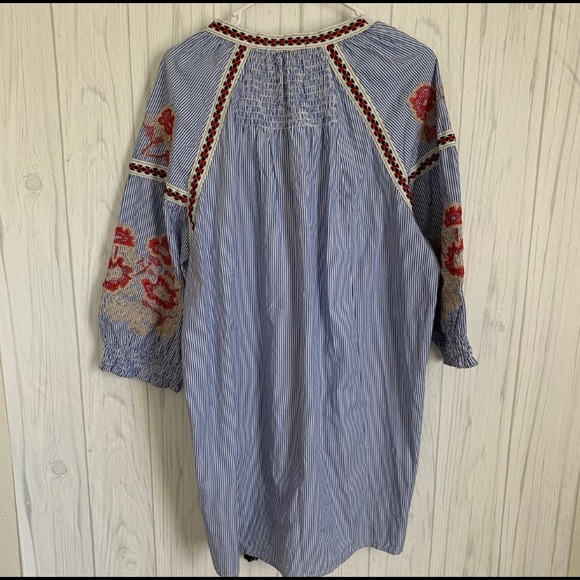 Romeo+Juliet Blue & White Floral Embroidered Dress - Picture 4 of 4